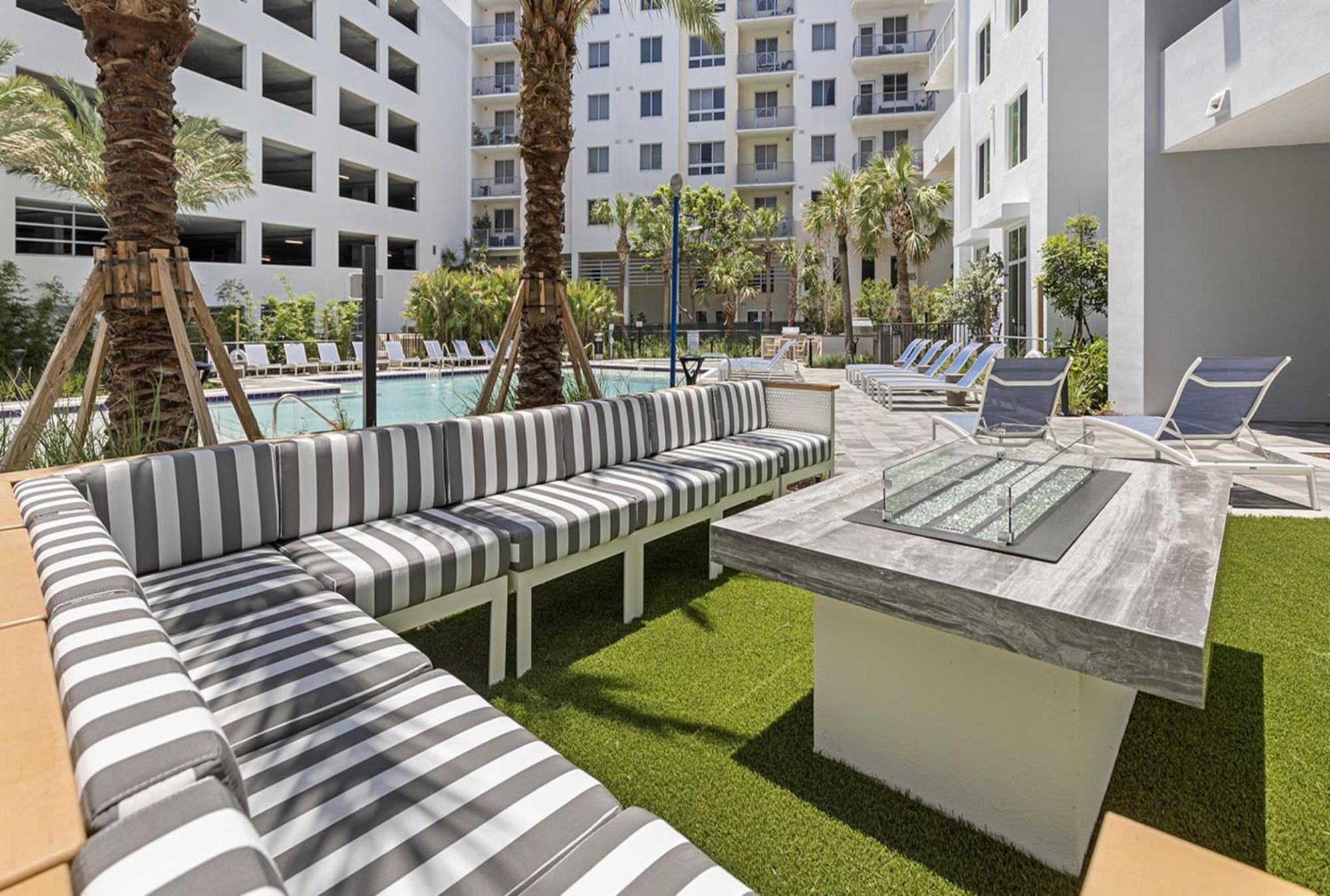 Tortoise One Apartments By Barsala West Palm Beach Ngoại thất bức ảnh